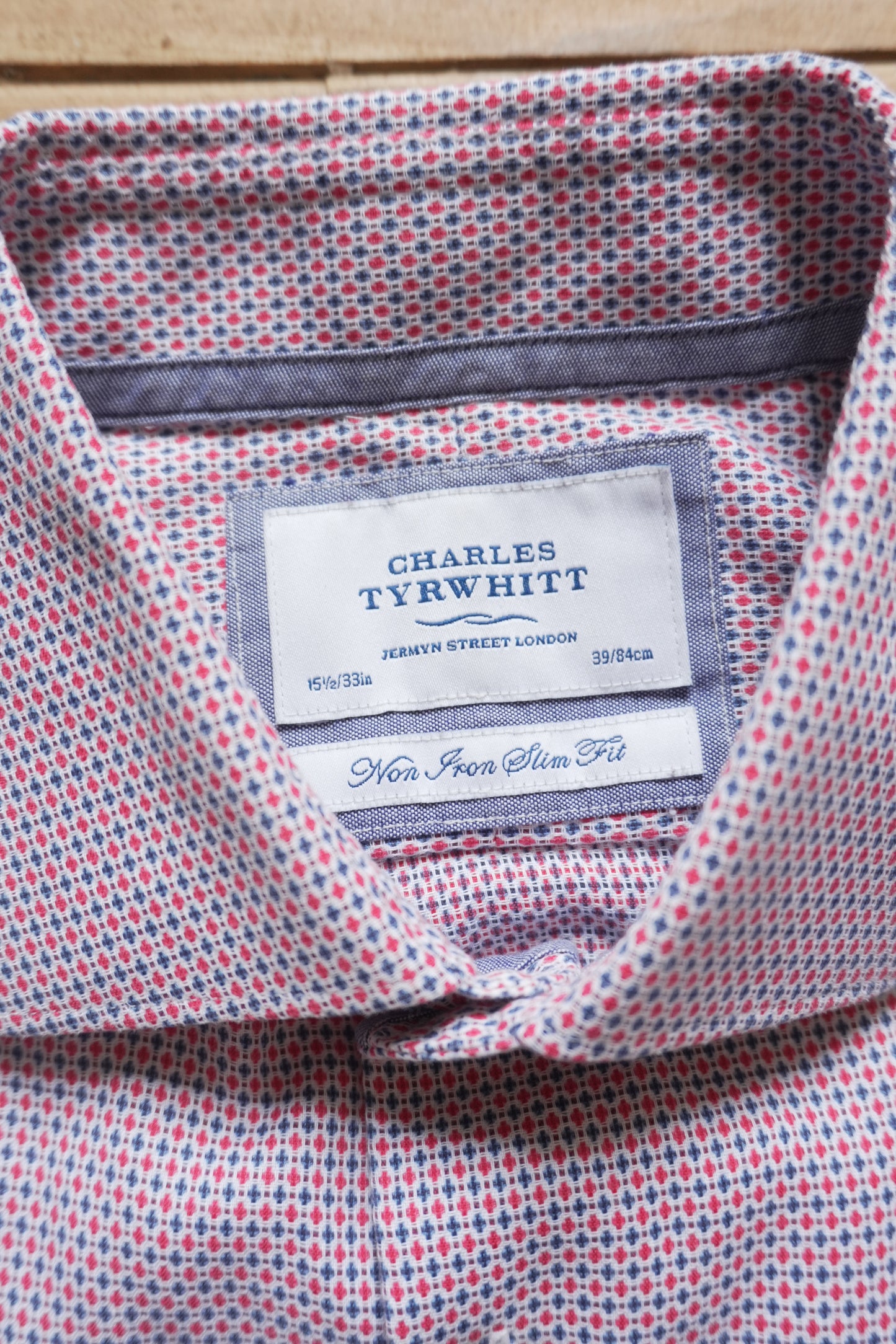 Charles Tyrwhitt Shirt Slim Fit Non Iron 15 1/2 Inch Men's Medium Red Blue Dot Geo Print Long Sleeve