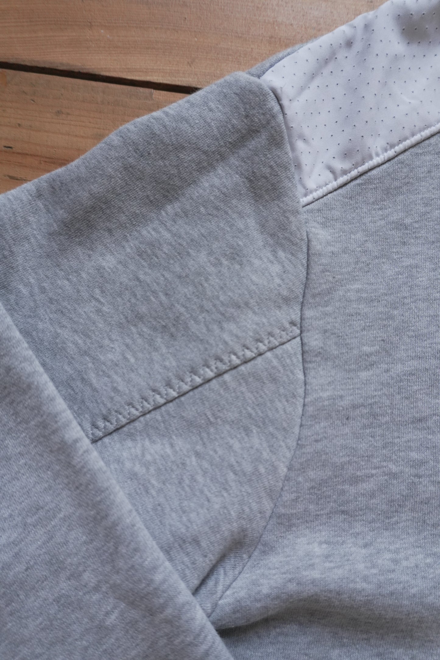 Nike Hoodie Grey White Shoulder Detail Men's Medium Sportswear