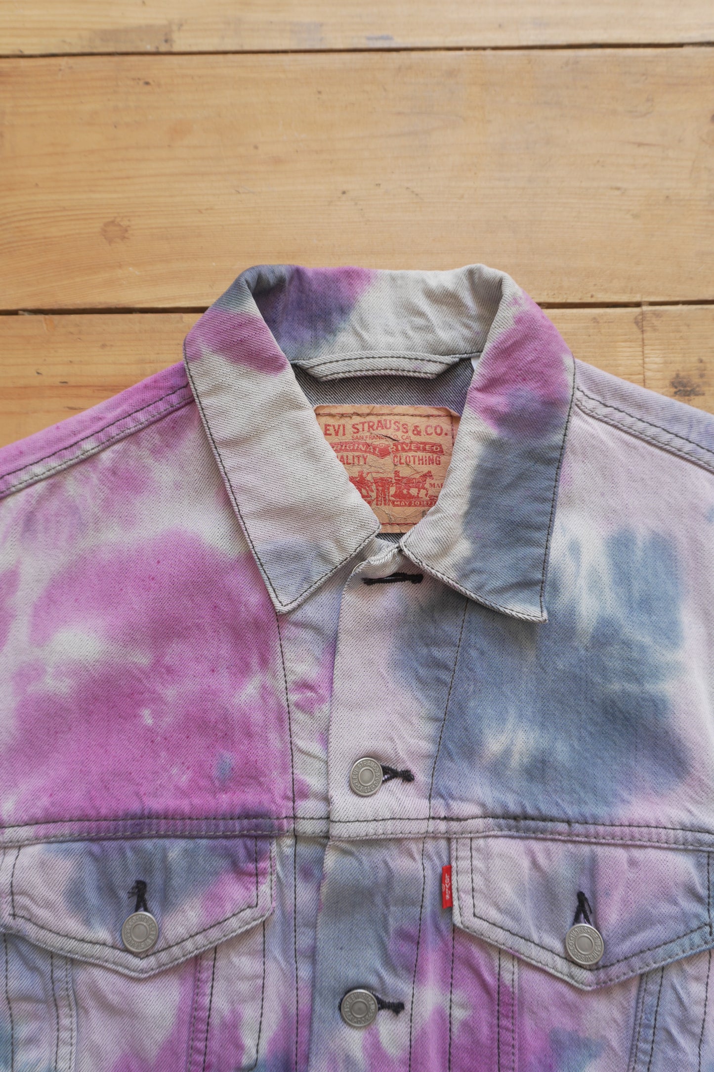 Vintage Levi's Denim Jacket Tie Dye Purple Medium Oversized Festival Rave