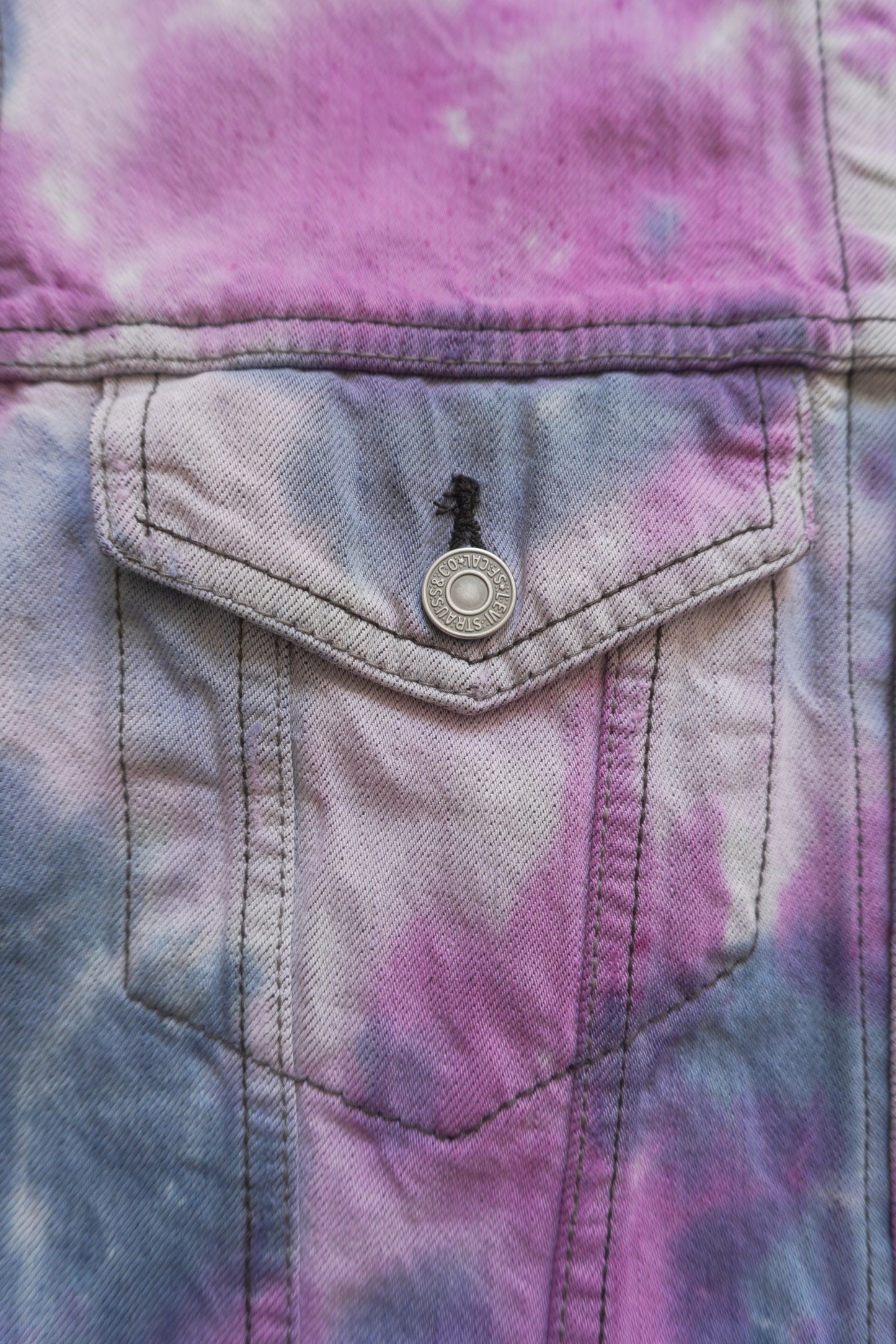 Vintage Levi's Denim Jacket Tie Dye Purple Medium Oversized Festival Rave