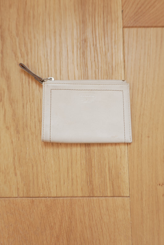 Vintage Coach Coin Purse White Cream Leather Zip Pouch Keychain Small Wallet