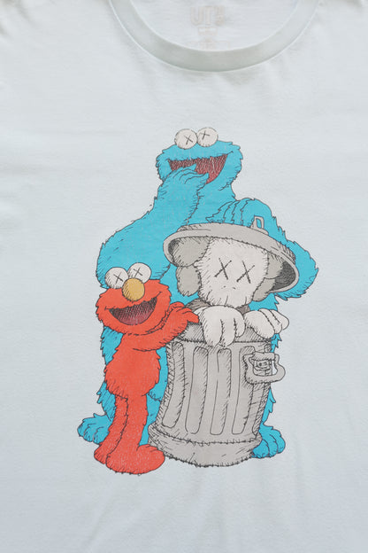 Kaws x Sesame Street x Uniqlo T-shirt Light Blue Printed Men's Medium