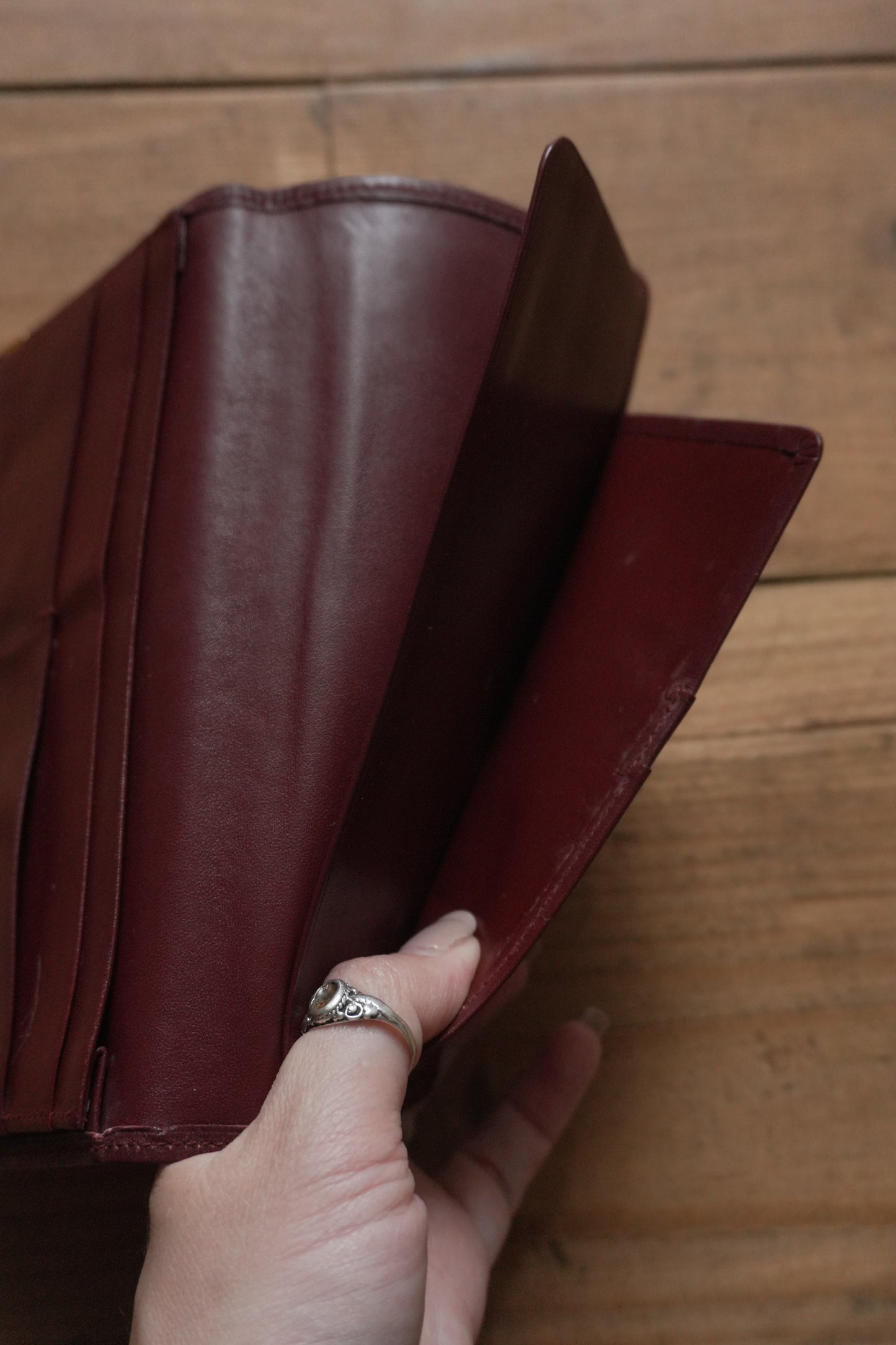 Cartier Leather Wallet Vintage Burgundy Red Bi-fold Long Purse Must De Cartier