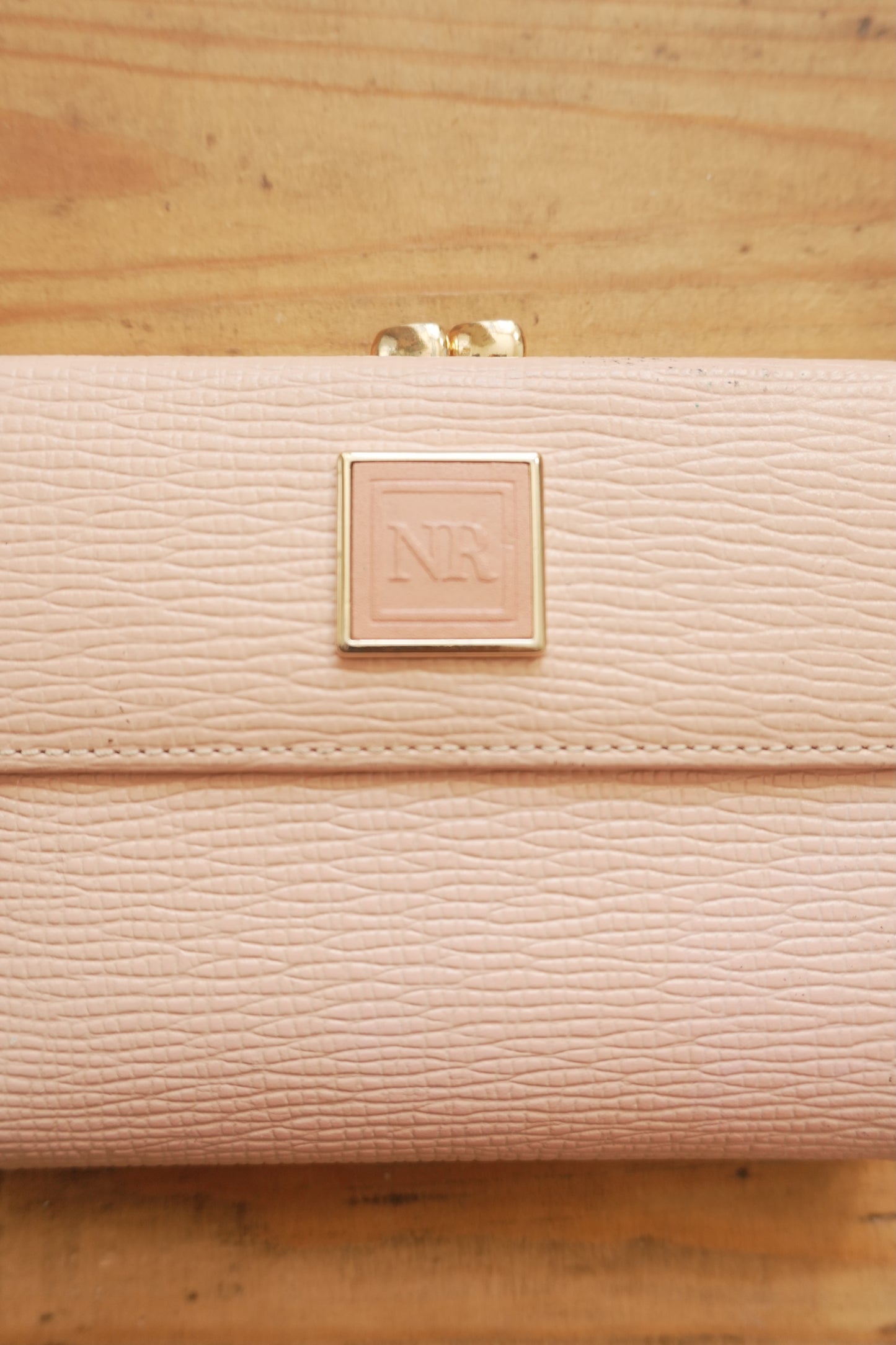 Nina Ricci Vintage Leather Light Pink Wallet Bifold Purse Gold Clasp