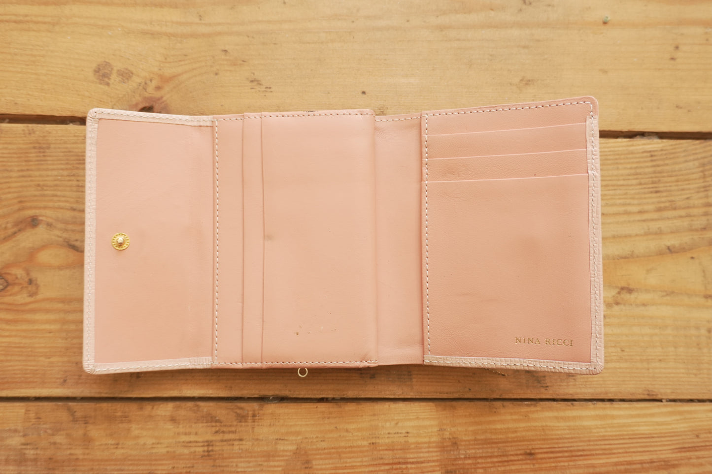 Nina Ricci Vintage Leather Light Pink Wallet Bifold Purse Gold Clasp