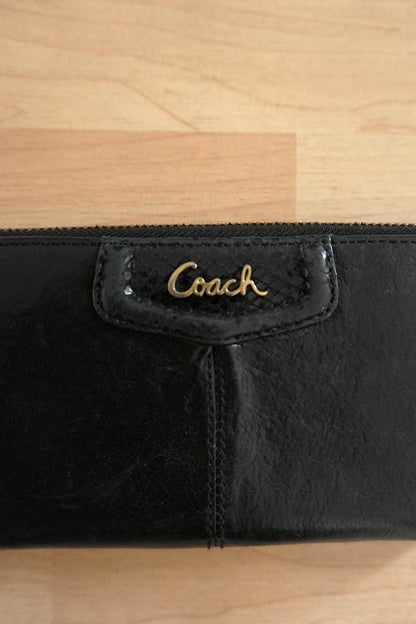 Coach Vintage Wallet Black Leather Zip Around Long Purse Gold Hardware Women's