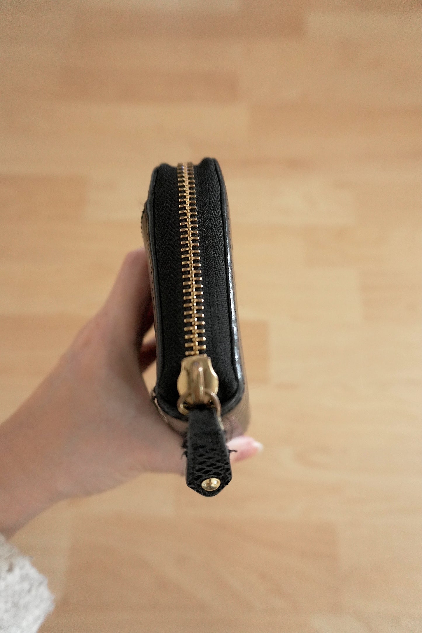 Coach Vintage Wallet Black Leather Zip Around Long Purse Gold Hardware Women's