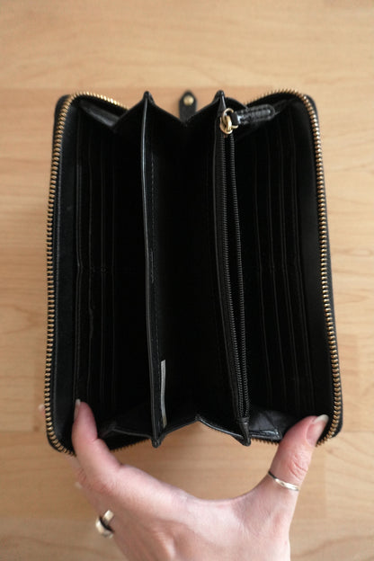 Coach Vintage Wallet Black Leather Zip Around Long Purse Gold Hardware Women's