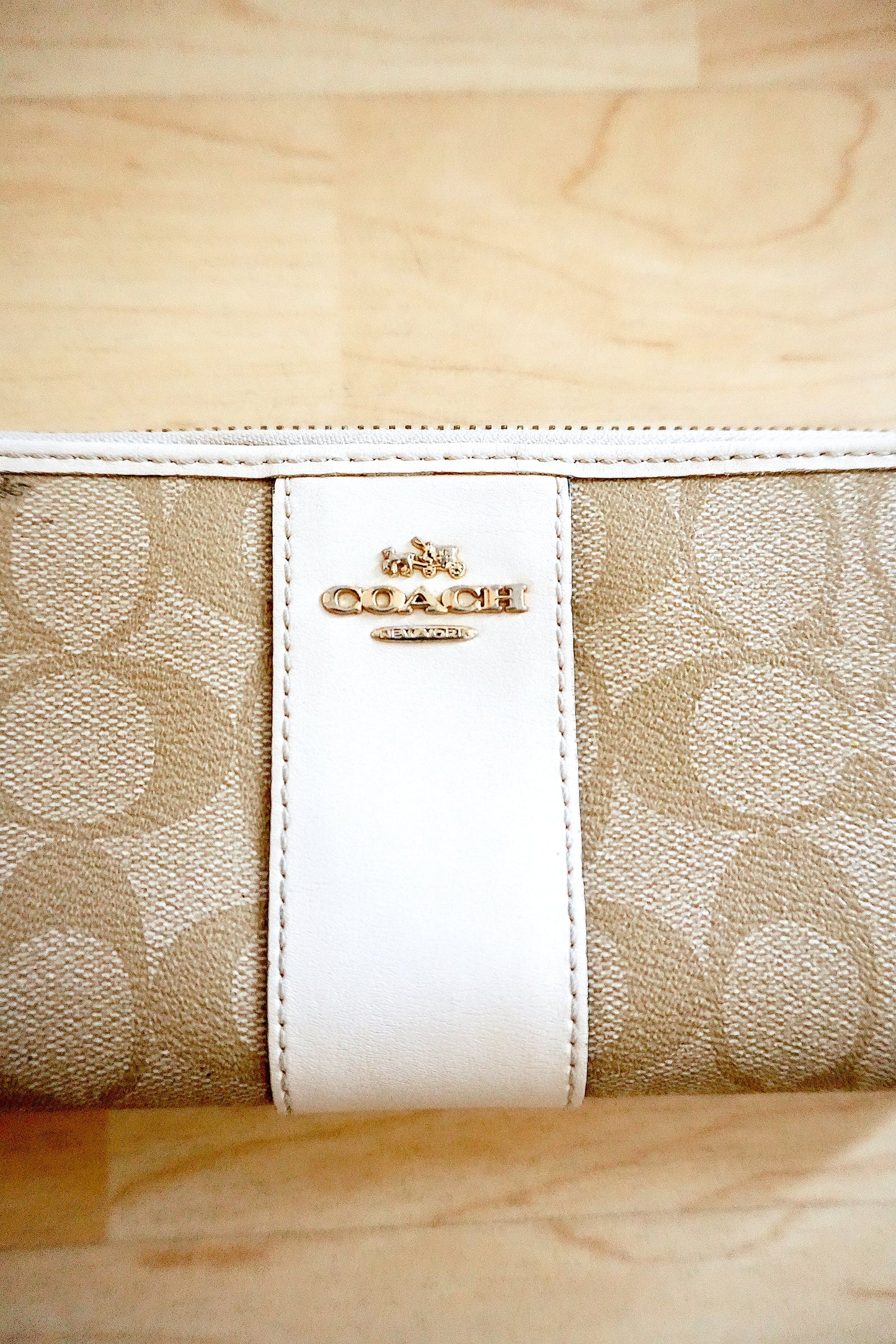 Coach Wallet Leather Cream Beige Long Purse Gold Logo Purse Women's