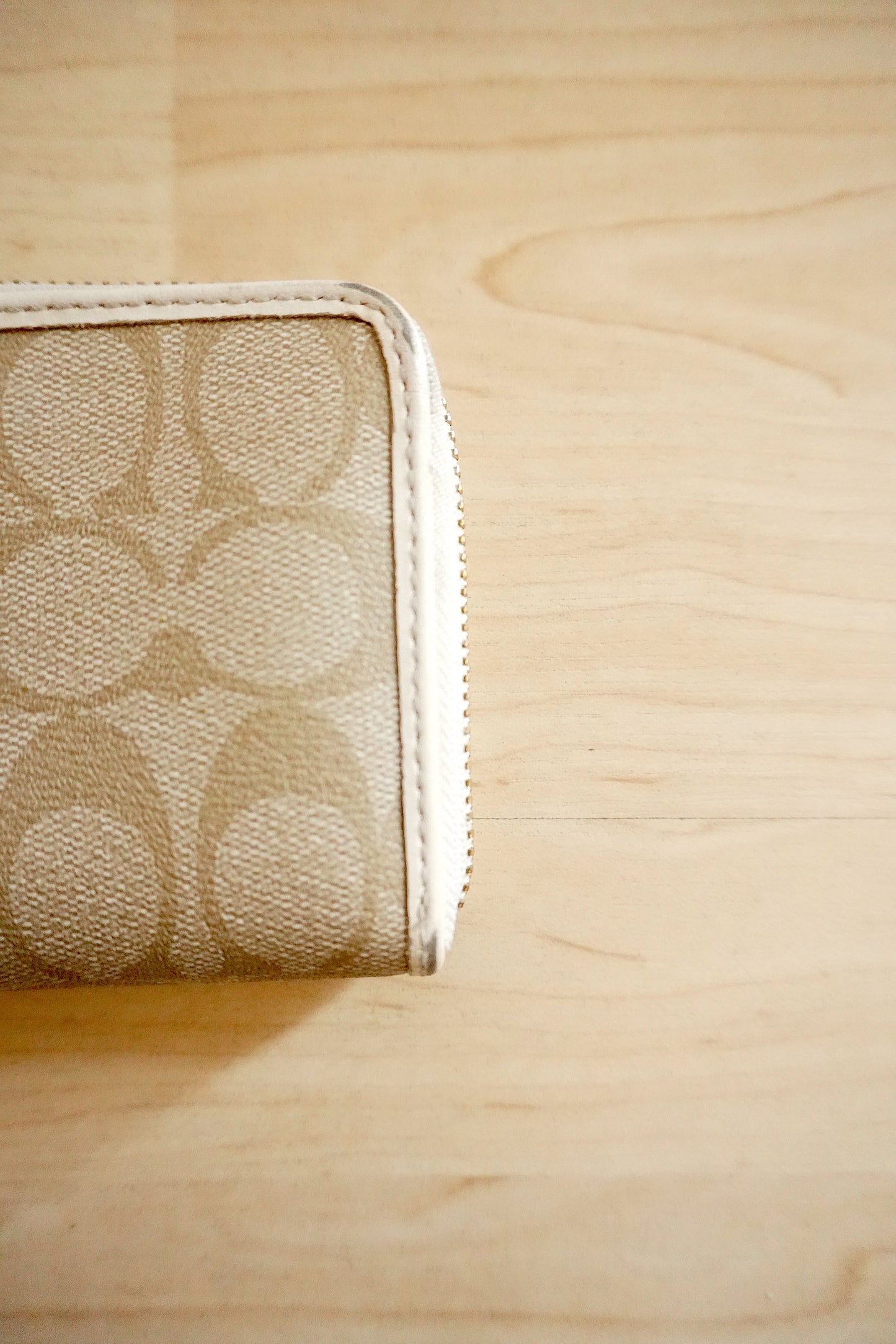 Coach Wallet Leather Cream Beige Long Purse Gold Logo Purse Women's