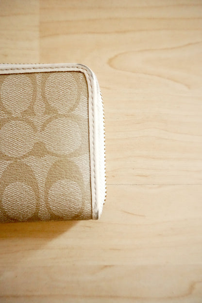 Coach Wallet Leather Cream Beige Long Purse Gold Logo Purse Women's
