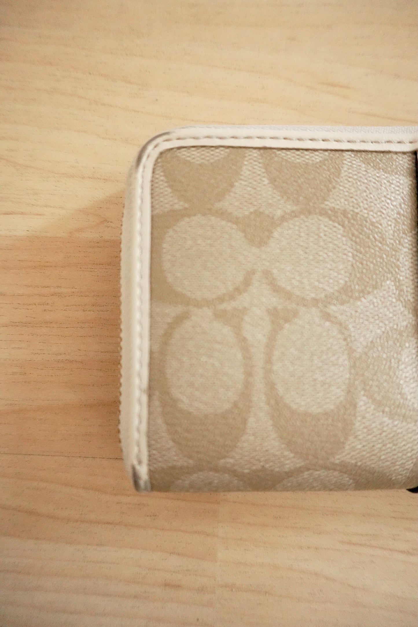 Coach Wallet Leather Cream Beige Long Purse Gold Logo Purse Women's