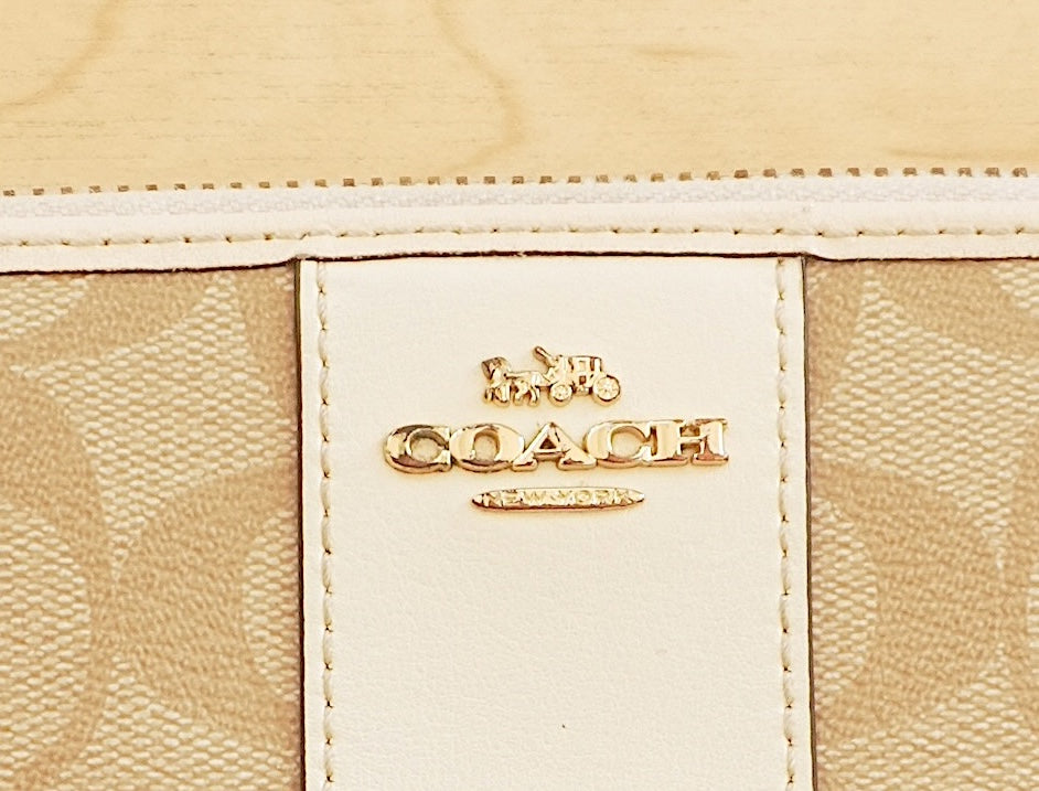 Coach Wallet Cream Beige Leather Long Zip Around Purse Gold Hardware Logo Zip Women's
