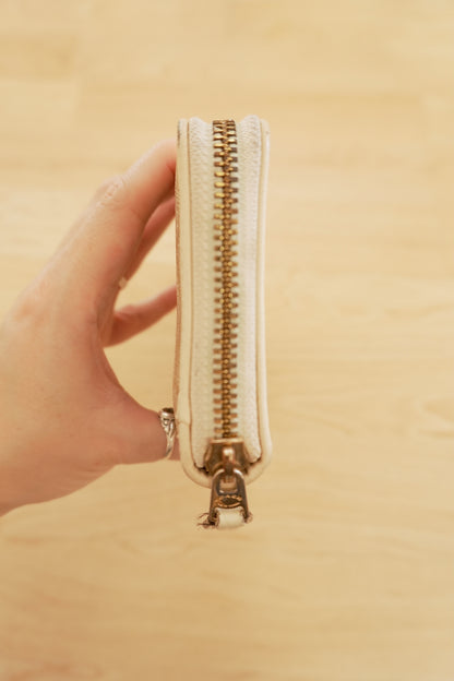 Coach Wallet Cream Beige Leather Long Zip Around Purse Gold Hardware Logo Zip Women's