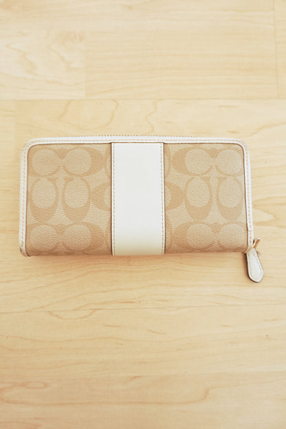 Coach Wallet Cream Beige Leather Long Zip Around Purse Gold Hardware Logo Zip Women's