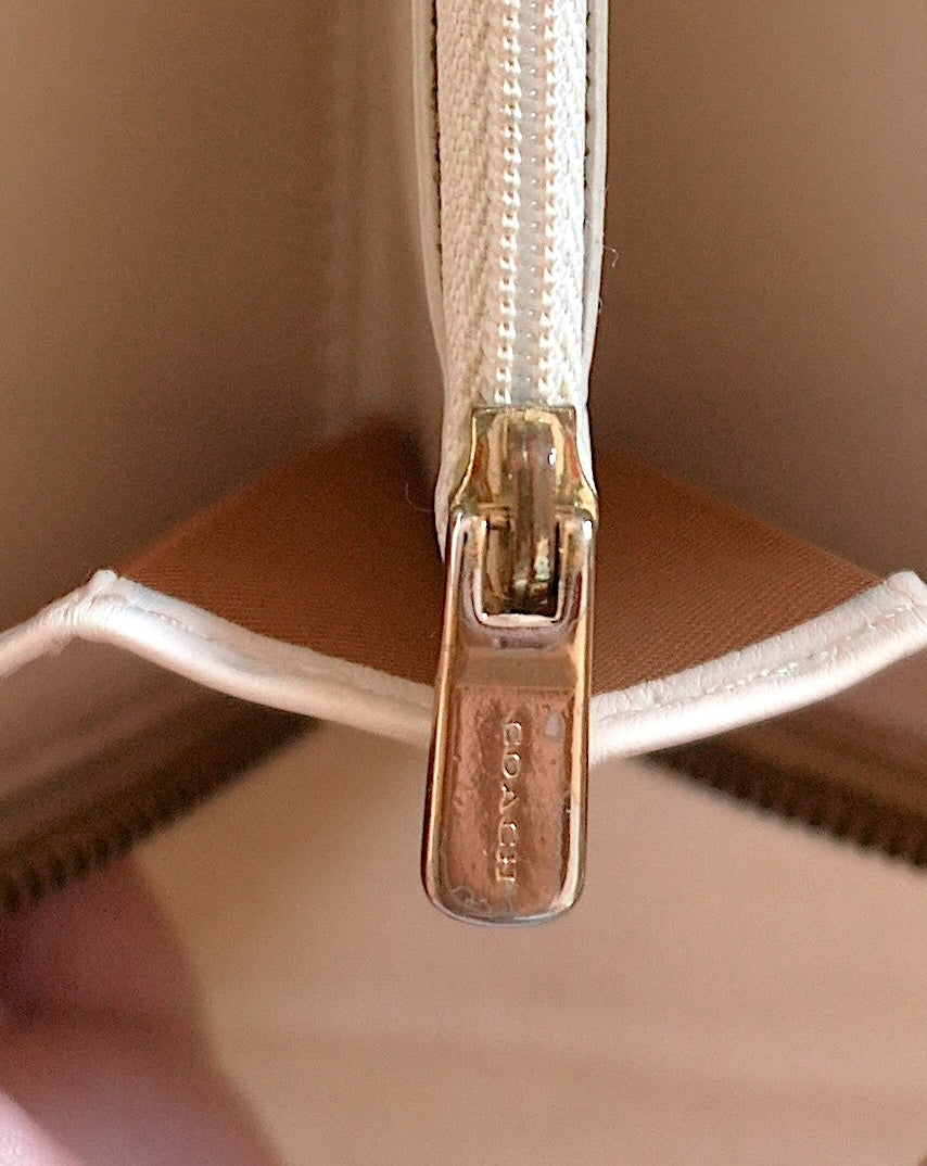 Coach Wallet Cream Beige Leather Long Zip Around Purse Gold Hardware Logo Zip Women's