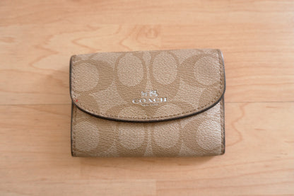 Coach Key Case Beige Leather Pink Leather Inside Key Holder Monogram