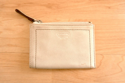 Vintage Coach Coin Purse White Cream Leather Zip Pouch Keychain Small Wallet