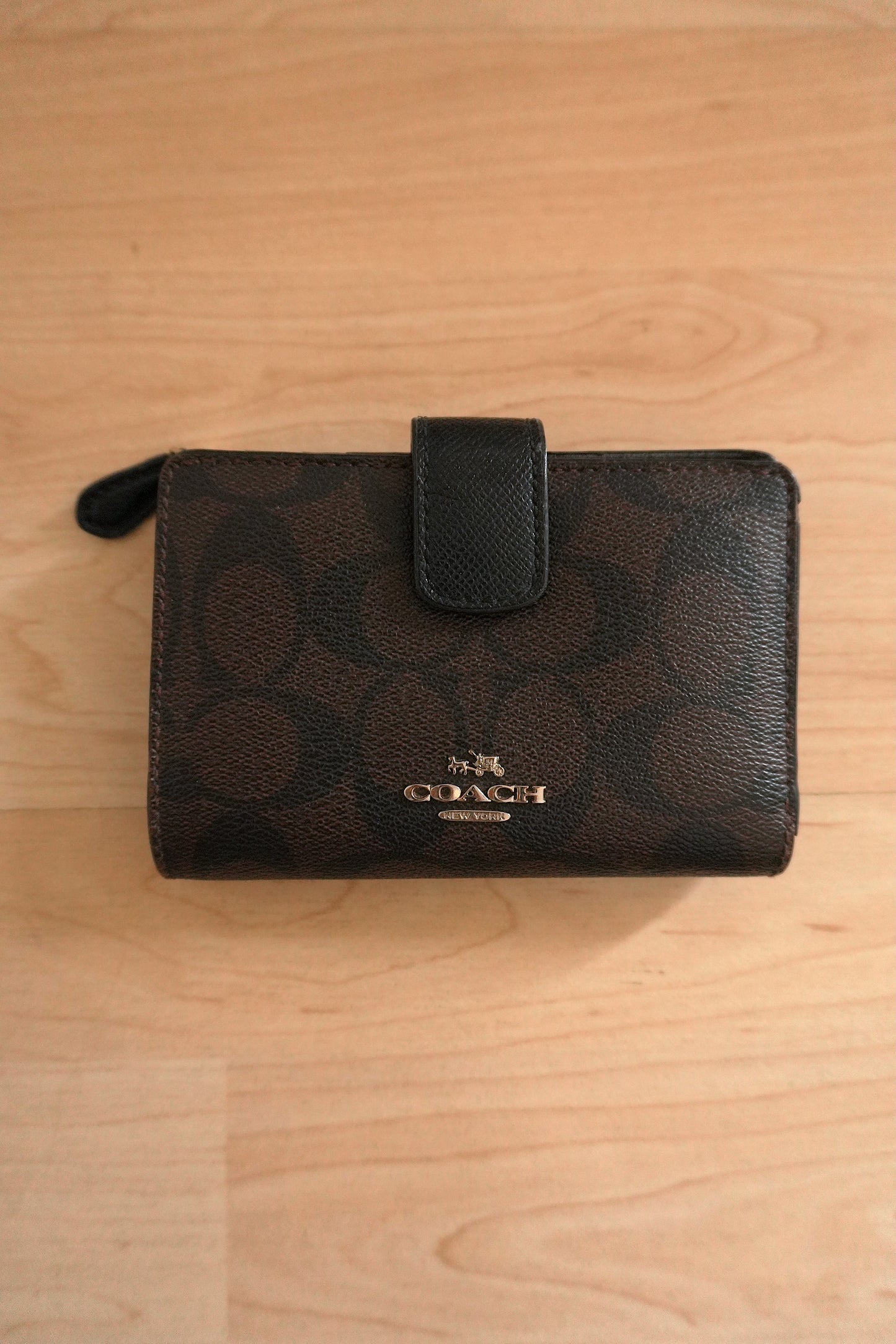 Coach Wallet Black Brown Leather Monogram Bifold Purse Gold Logo Zip