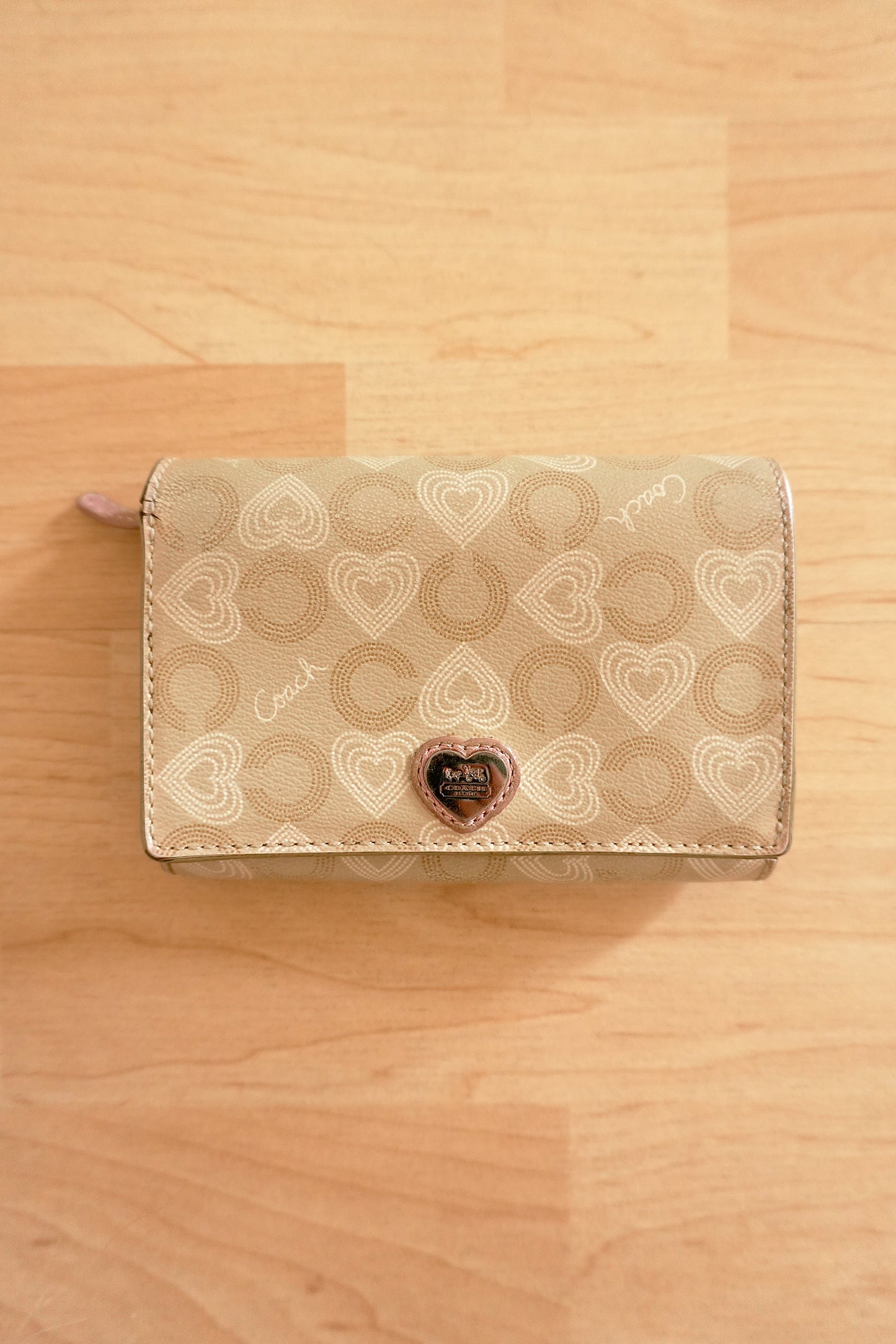Vintage Coach Y2K Heart Print Wallet Cream Beige Pink Leather Zip Purse Coin