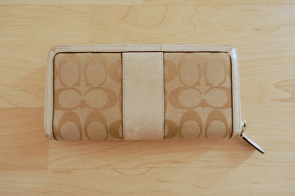Coach Vintage Long Wallet Cream Beige Leather Monogram Zip Around Purse Gold Zip