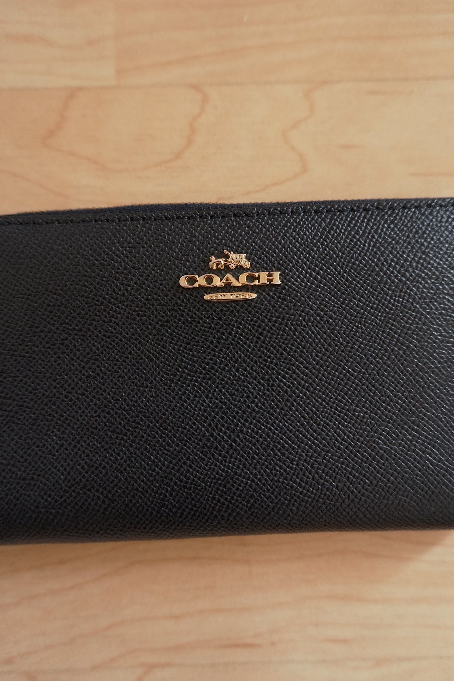 Coach Wallet Vintage Navy Blue Leather Zip around purse Gold Logo Zip Women's