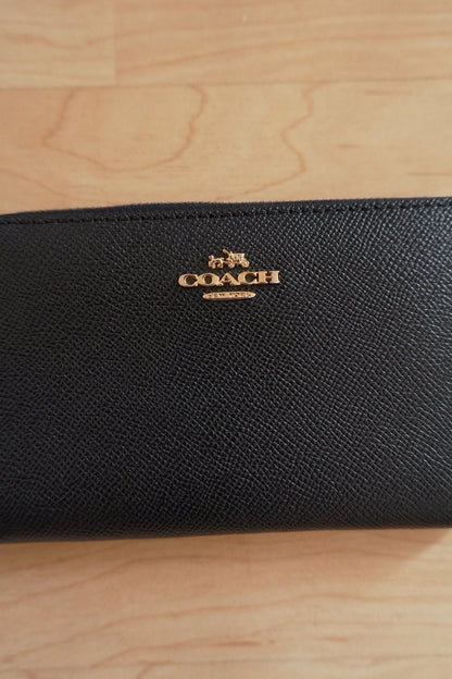 Coach Wallet Vintage Navy Blue Leather Zip around purse Gold Logo Zip Women's