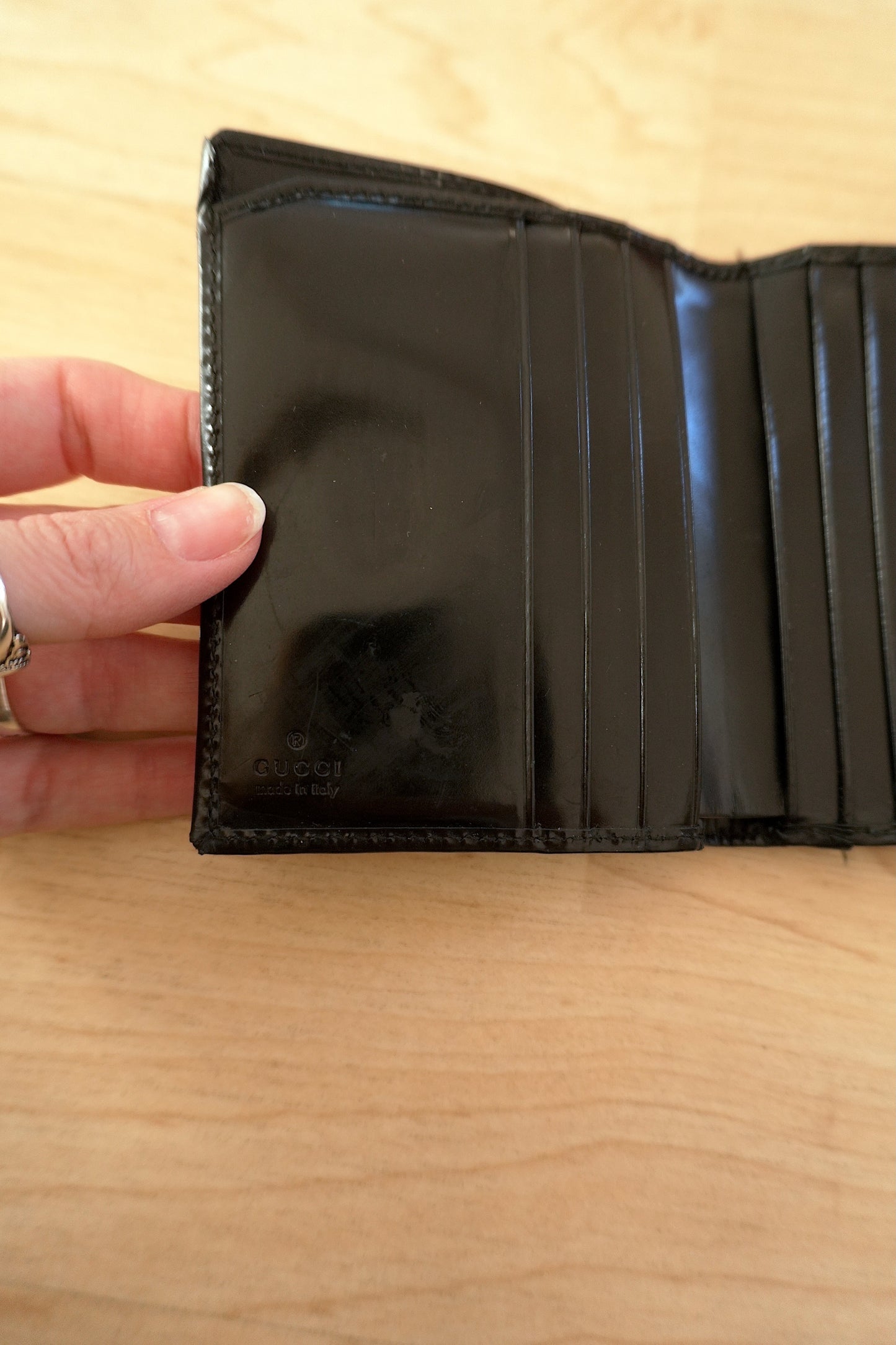 Gucci Vintage Black Leather Wallet Bifold Gold Enamel Logo Clasp Coin Pocket