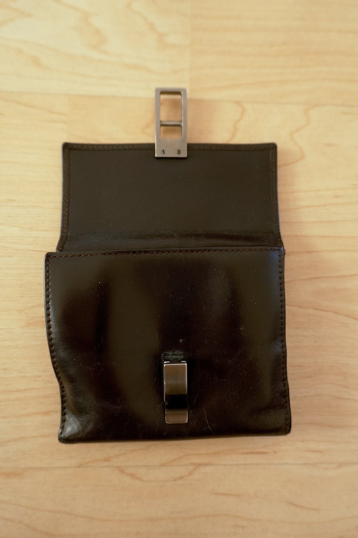 Gucci Vintage Wallet Black Leather Silver Clasp Bifold Stud Fastening Men's