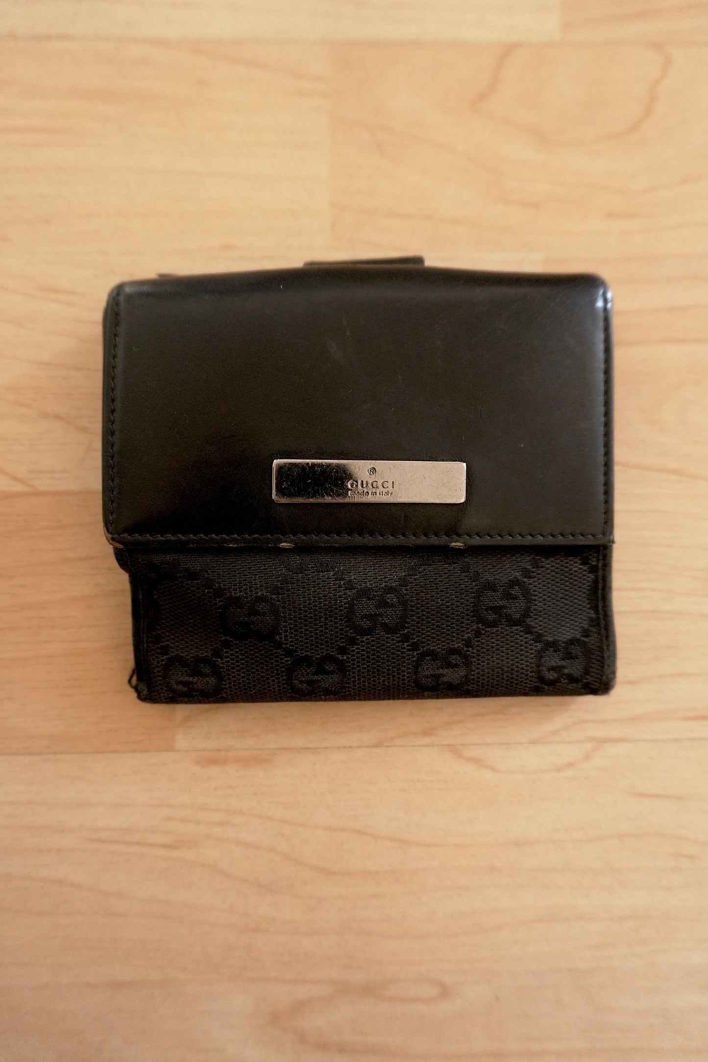 Gucci Vintage Wallet Black GG Canvas Leather Silver Metal Logo Bifold Unisex