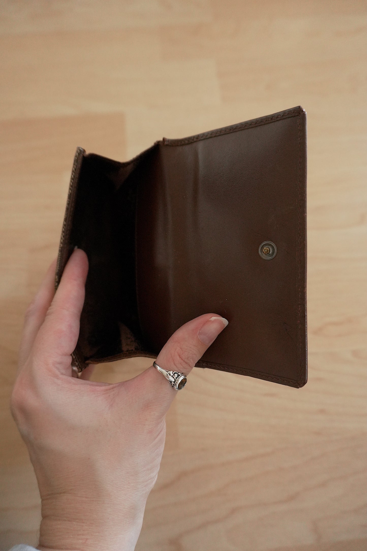 Vintage Gucci GG Monogram Wallet – Beige/Brown Canvas & Leather, Chain Detail