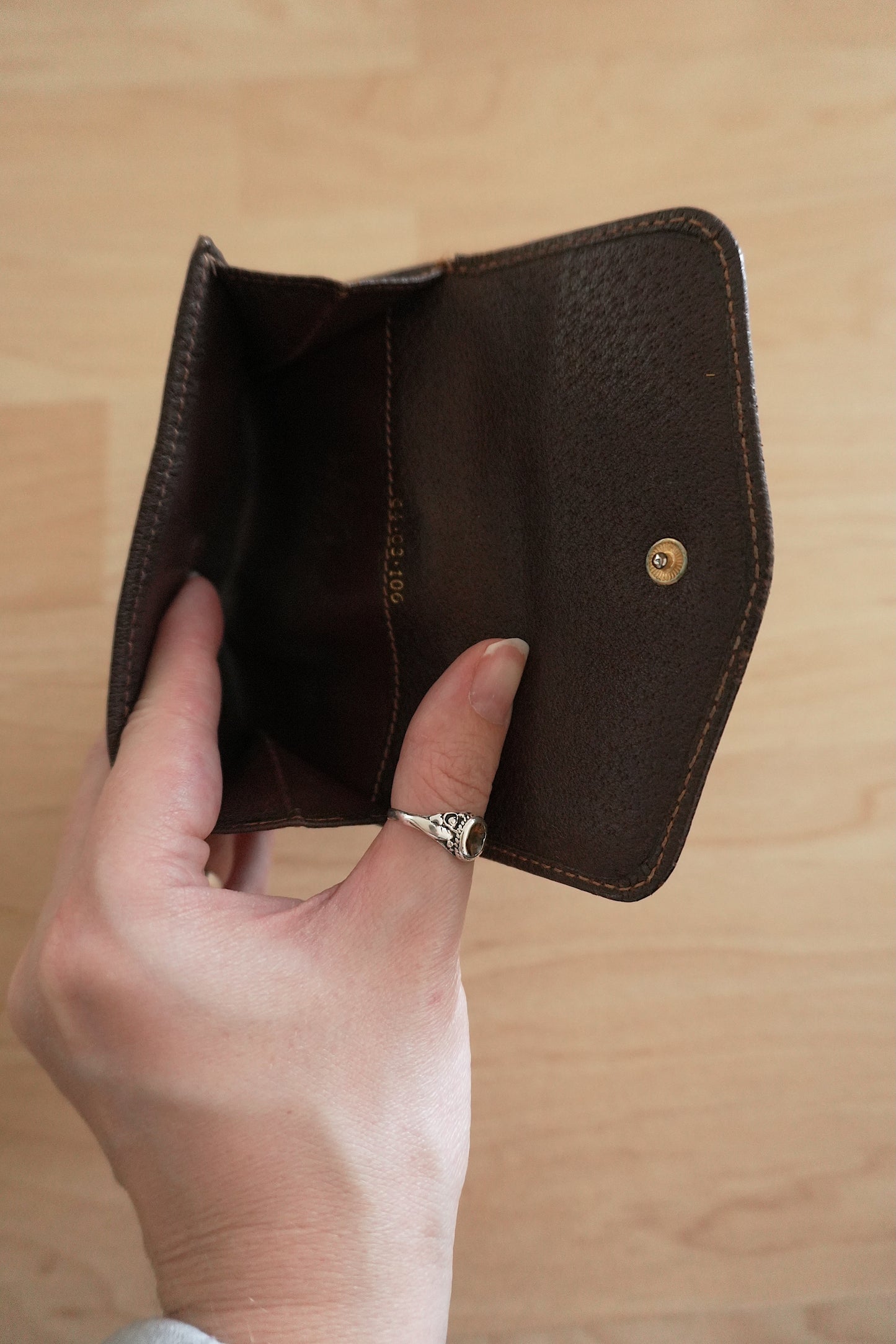 Gucci Vintage Wallet Sherry Brown Beige Leather GG Monogram Bifold Gold Logo