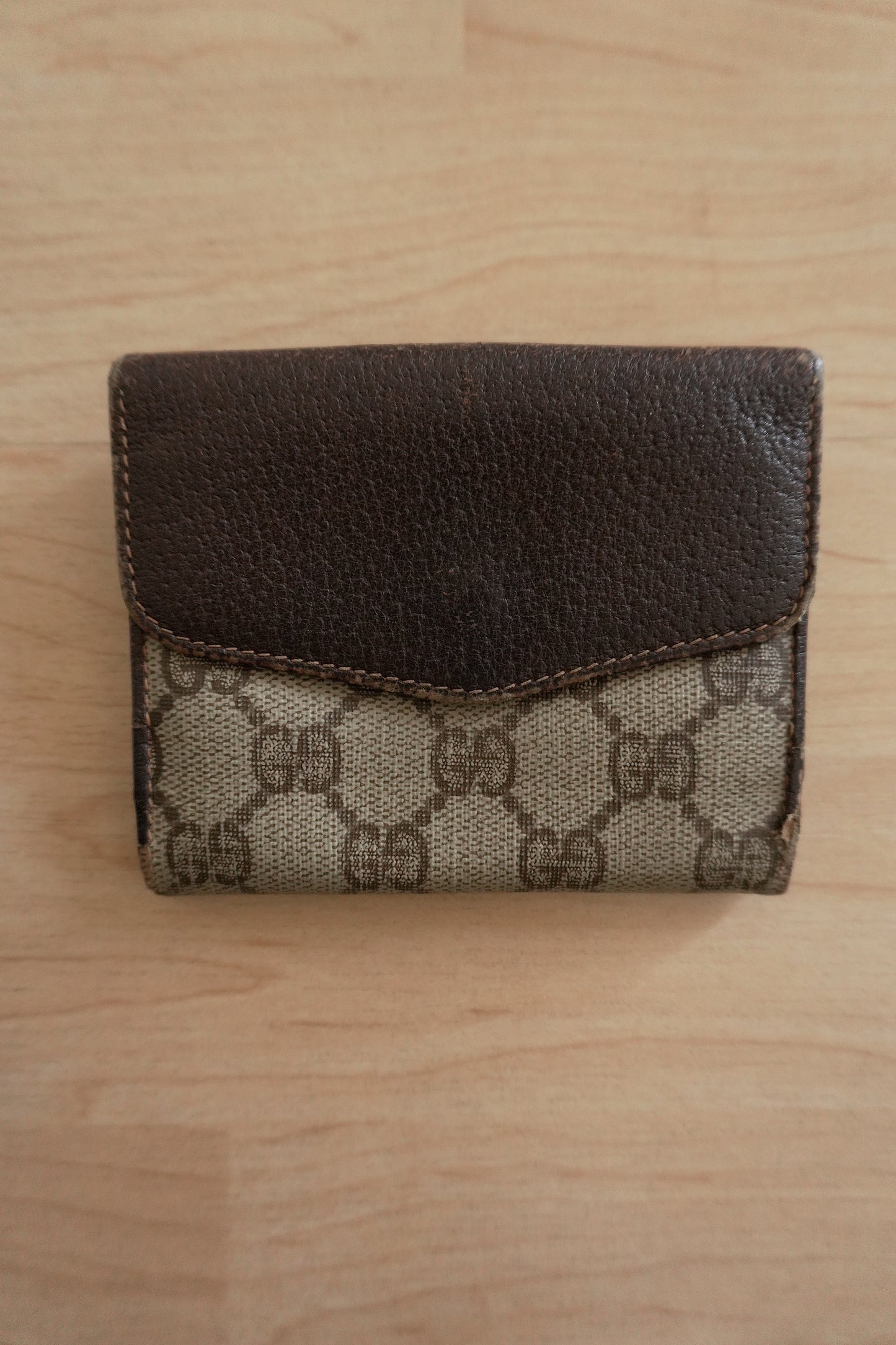 Gucci Vintage Wallet Sherry Brown Beige Leather GG Monogram Bifold Gold Logo