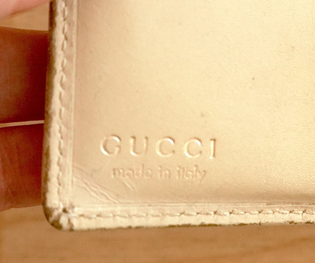 Gucci Vintage Cream Leather Bifold Wallet Gold Logo Clasp Coin Purse Women’s