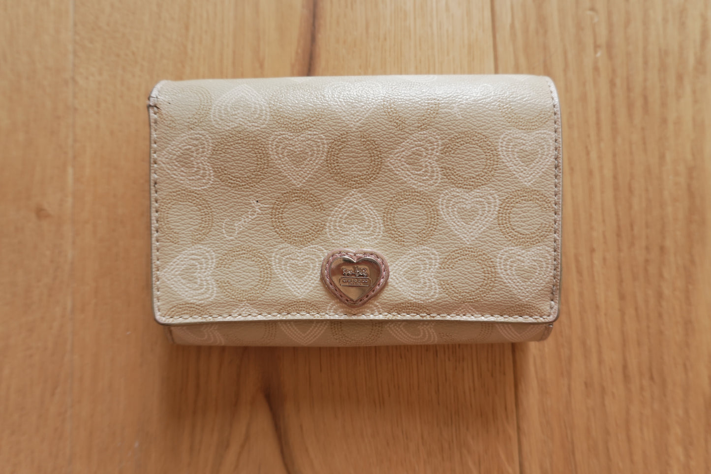 Vintage Coach Y2K Heart Print Wallet Cream Beige Pink Leather Zip Purse Coin