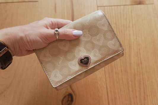 Vintage Coach Y2K Heart Print Wallet Cream Beige Pink Leather Zip Purse Coin