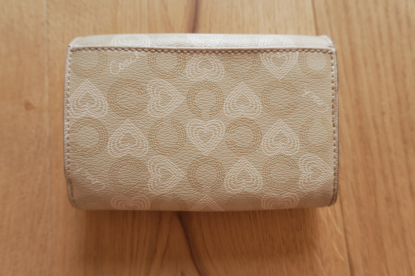 Vintage Coach Y2K Heart Print Wallet Cream Beige Pink Leather Zip Purse Coin