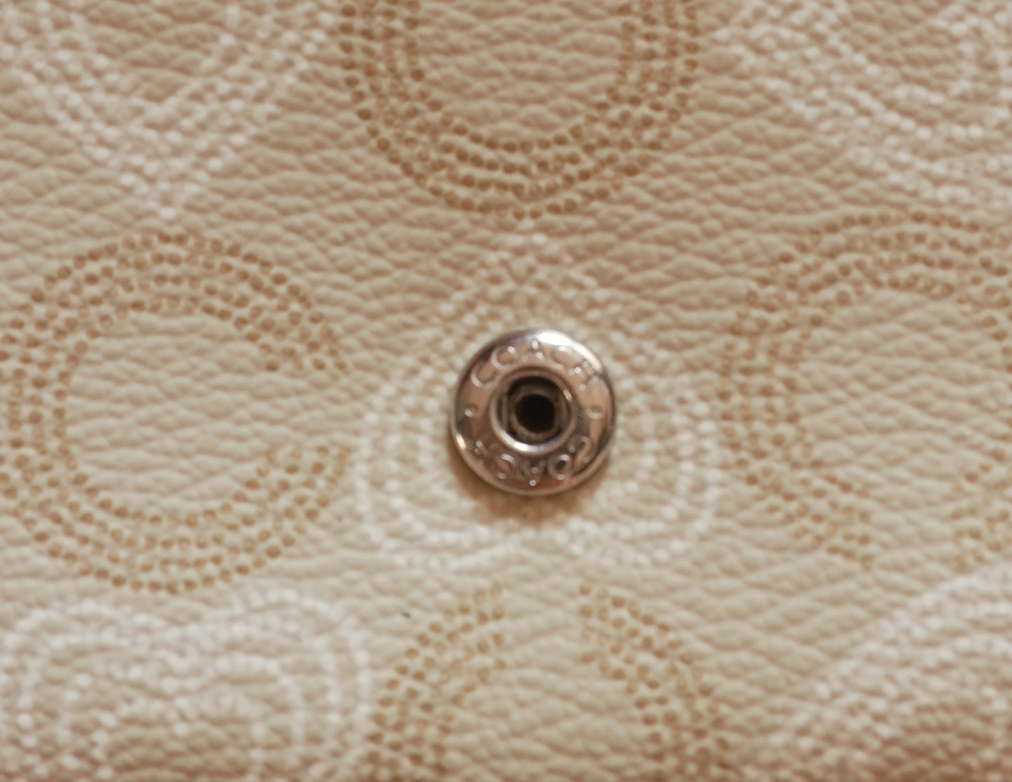 Vintage Coach Y2K Heart Print Wallet Cream Beige Pink Leather Zip Purse Coin