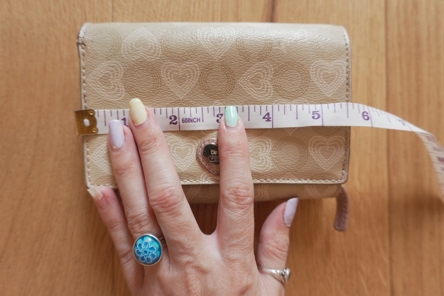 Vintage Coach Y2K Heart Print Wallet Cream Beige Pink Leather Zip Purse Coin