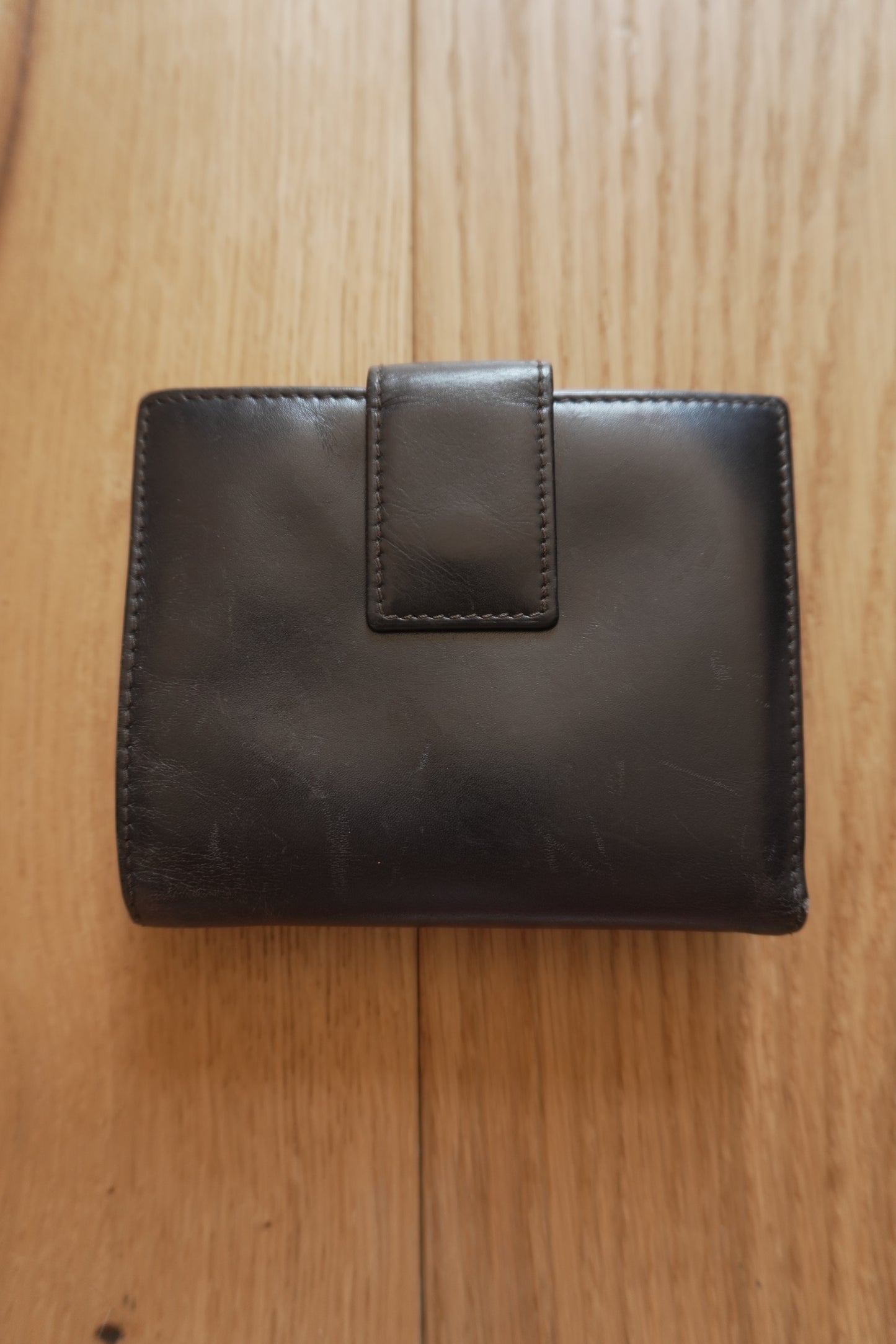 Gucci Vintage Wallet Black Leather Silver Clasp Bifold Stud Fastening Men's