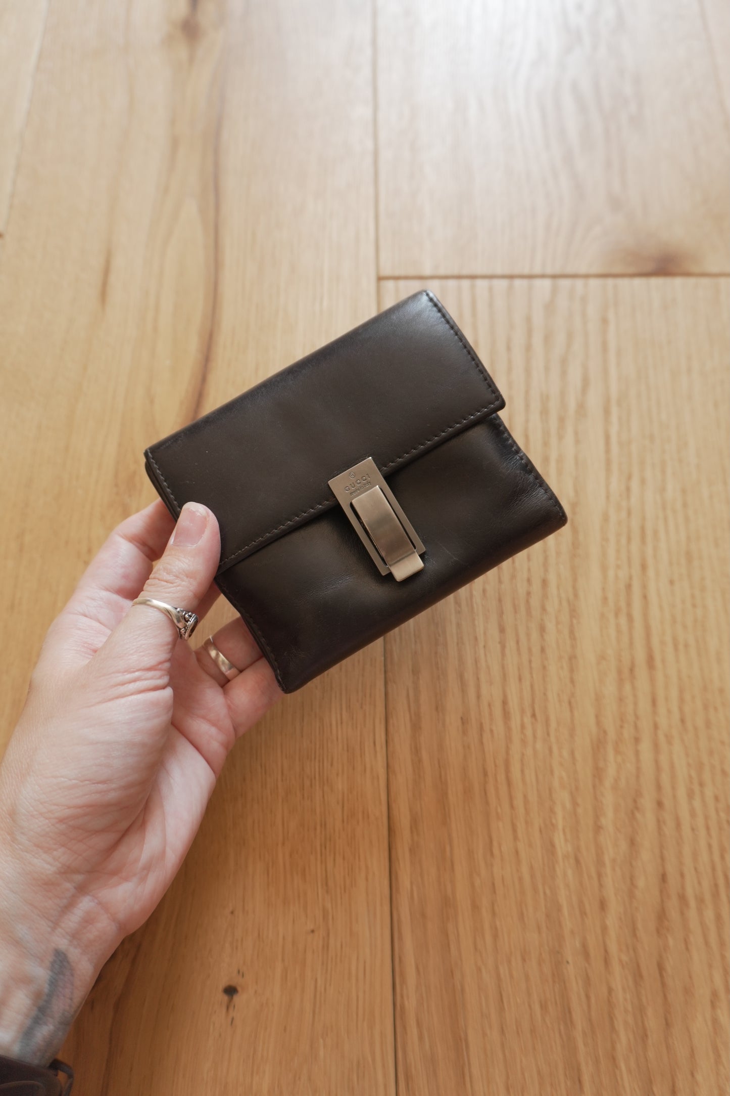 Gucci Vintage Wallet Black Leather Silver Clasp Bifold Stud Fastening Men's