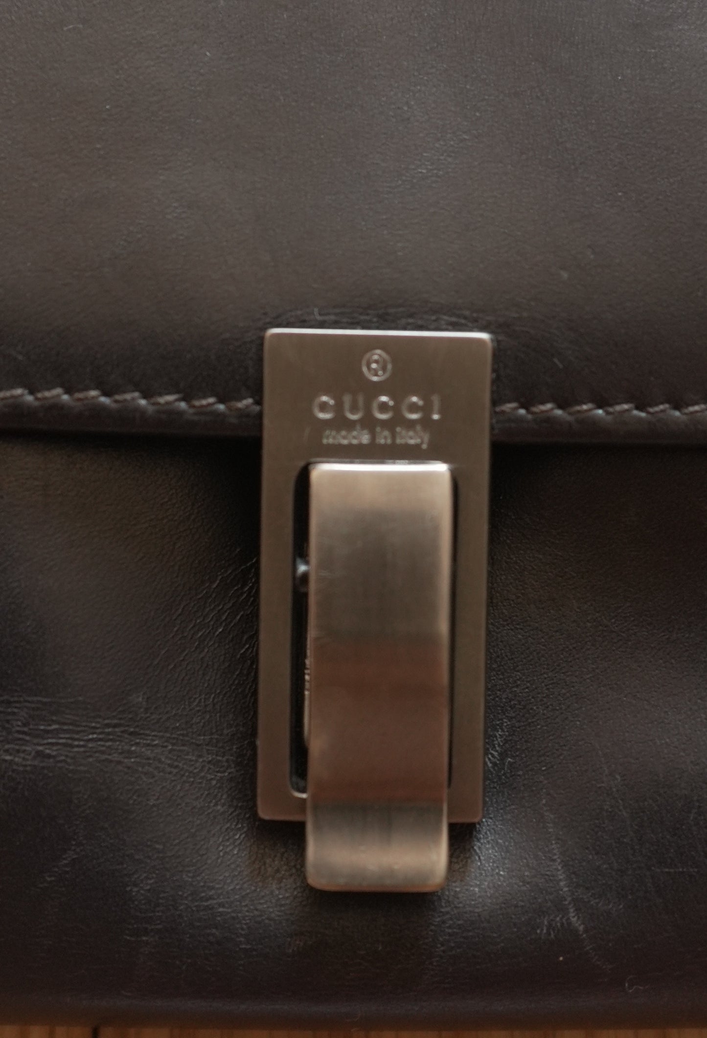 Gucci Vintage Wallet Black Leather Silver Clasp Bifold Stud Fastening Men's